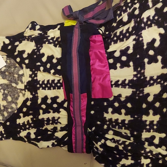 Women's A Common Thread top - Picture 3 of 7